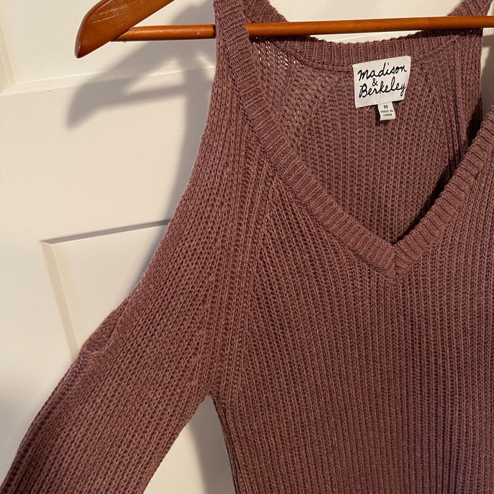 Shoulderless Shirt